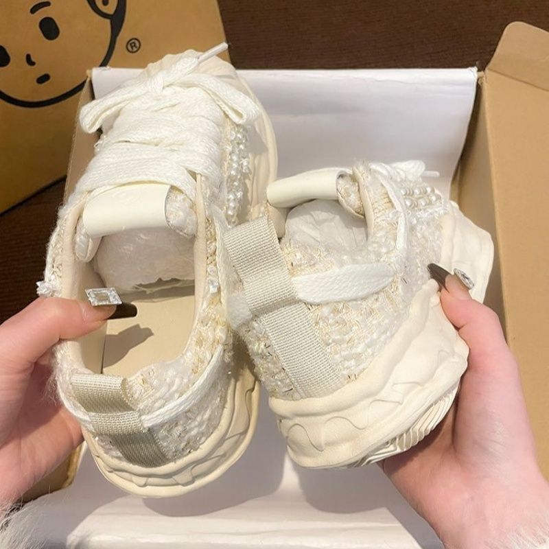 Damen Sneakers mit luxuriösen Details