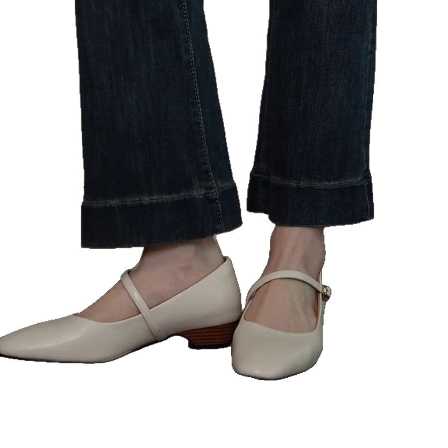 Damen spitz zulaufende Ballerinas mit elegantem Riemen und moderatem Blockabsatz