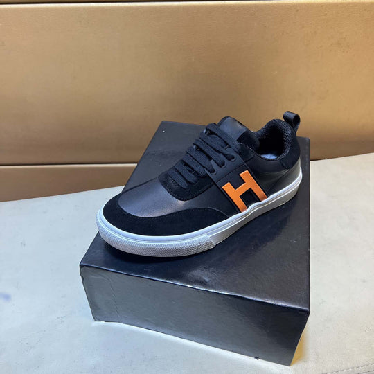 Herren Sneakers mit sportlichem Design und innovativer Dämpfungstechnologie R&B