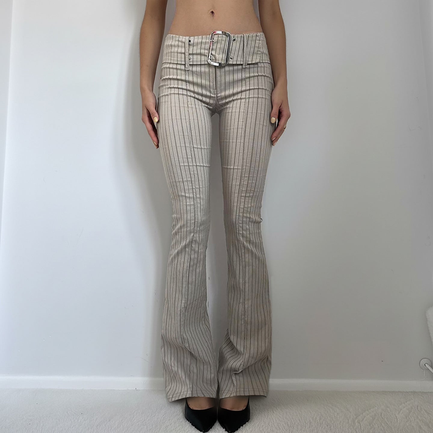 Damen Flared Hose mit eleganten Streifen und tailliertem Schnitt R&B