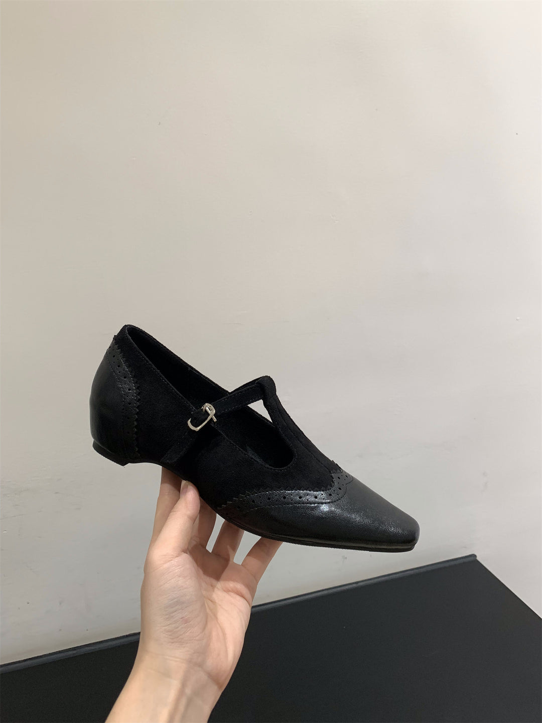 Damen elegante Schnürschuhe mit modischer Schnallenverzierung R&B