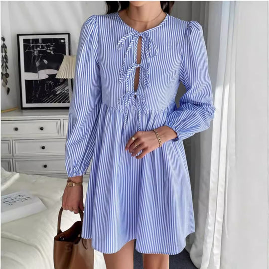Damen Kleid mit verspieltem Schnitt und Rüschendetails R&B
