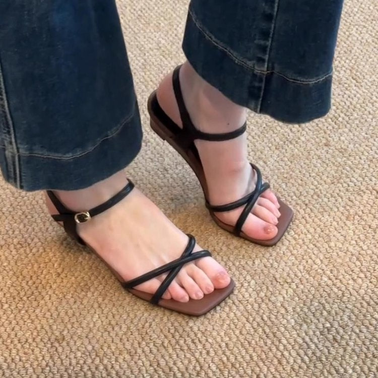 Damen elegante Strandsandalen mit verstellbaren Riemen und komfortablem Fußbett R&B