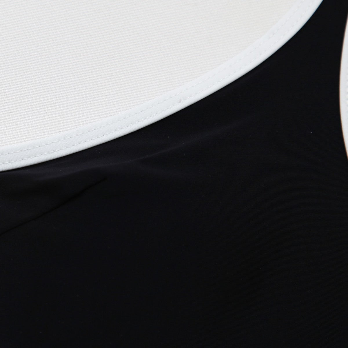 Damen Einteiliger Badeanzug mit trendigem Kreuzträger-Design R&B