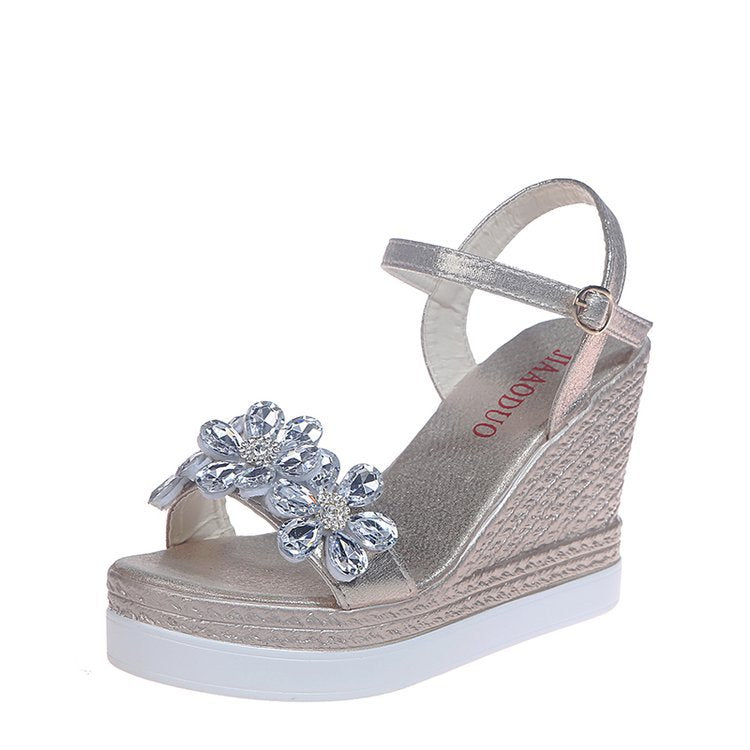 Damen Wedge-Sandalen mit floralen Verzierungen und rutschfester Sohle R&B
