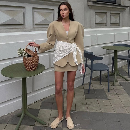 Damen modisches Blazer-Kleid mit hochgeschlossenem Kragen und Rüschendetails R&B