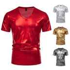 Herren V-Ausschnitt T-Shirt aus glänzendem Material mit persönlichem Stil