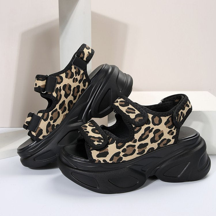 Damen Komfortable Sandalen mit dämpfendem Plateau und verstellbaren Klettverschlüssen R&B