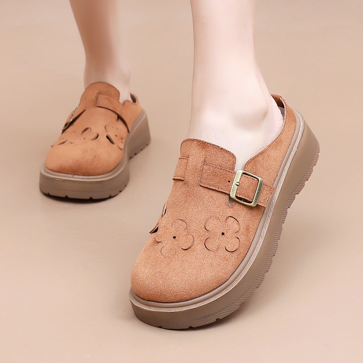 Damen Clogs mit dekorativen Blumenapplikationen und komfortabler Sohle R&B