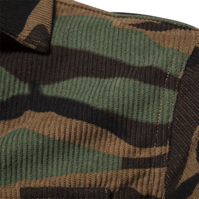 Herren nan feines Cord-Übershirt mit Brustpatten, durchgehender Knopfleiste und körpernaher Silhouette R&B