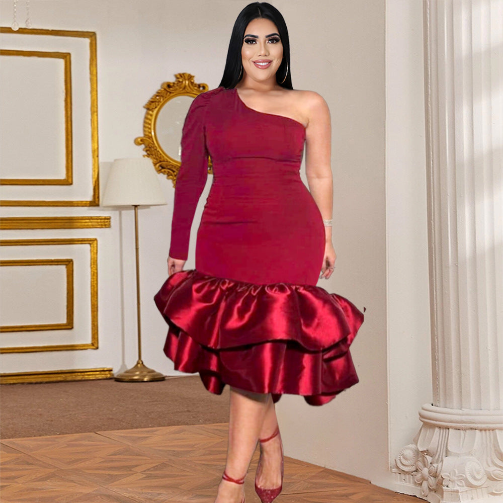 Damen Abendkleid mit asymmetrischem Design und voluminösem Rüschenrock R&B