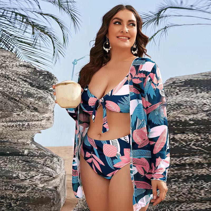 Damen Bikini-Set mit floralem Wickeloberteil und eleganter Strandjacke R&B