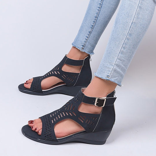 Damen Keil-Sandalen mit modischem Lochdesign und verstellbarem Riemen R&B