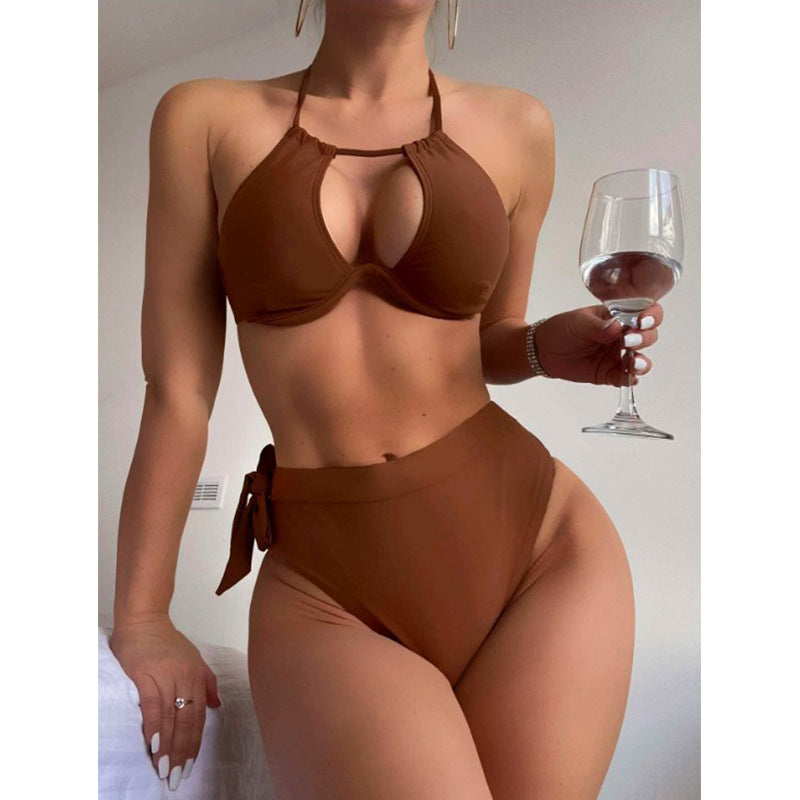Damen Triangel-Bikini mit hohem Bund und modischem Knopfverschluss R&B