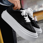 Damen Sneakers im sportlichen Design