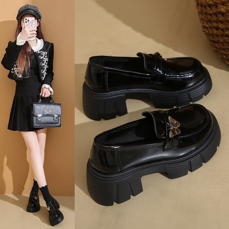 Damen komfortable Loafers mit glänzendem Finish und robuster Sohle R&B