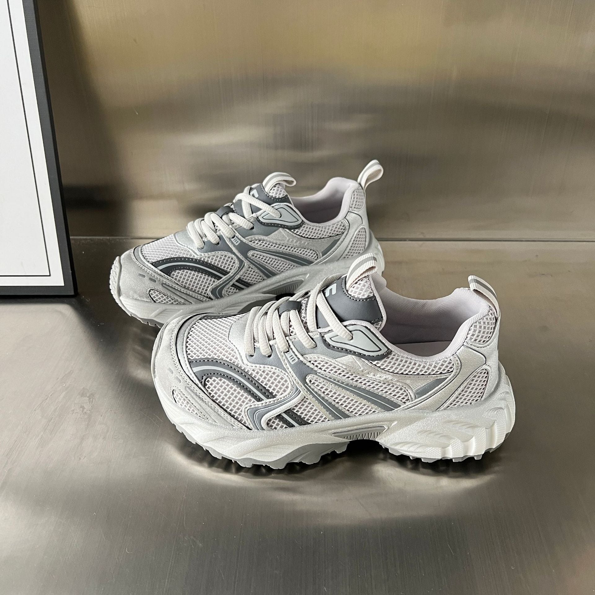 Damen Sportliche Sneakers mit robustem Profil und atmungsaktivem Obermaterial R&B