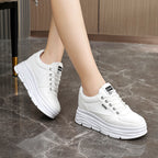 Damen Plattform-Sneaker mit modischen Details und dämpfender Sohle R&B