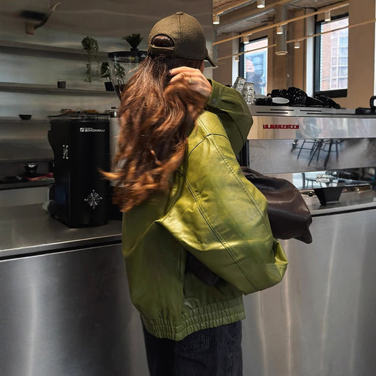 Damen Kunstlederjacke im lässigen Cropped-Stil mit praktischen Taschen R&B