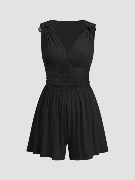 Damen verspielter Kurzoverall mit Spitzenakzenten R&B