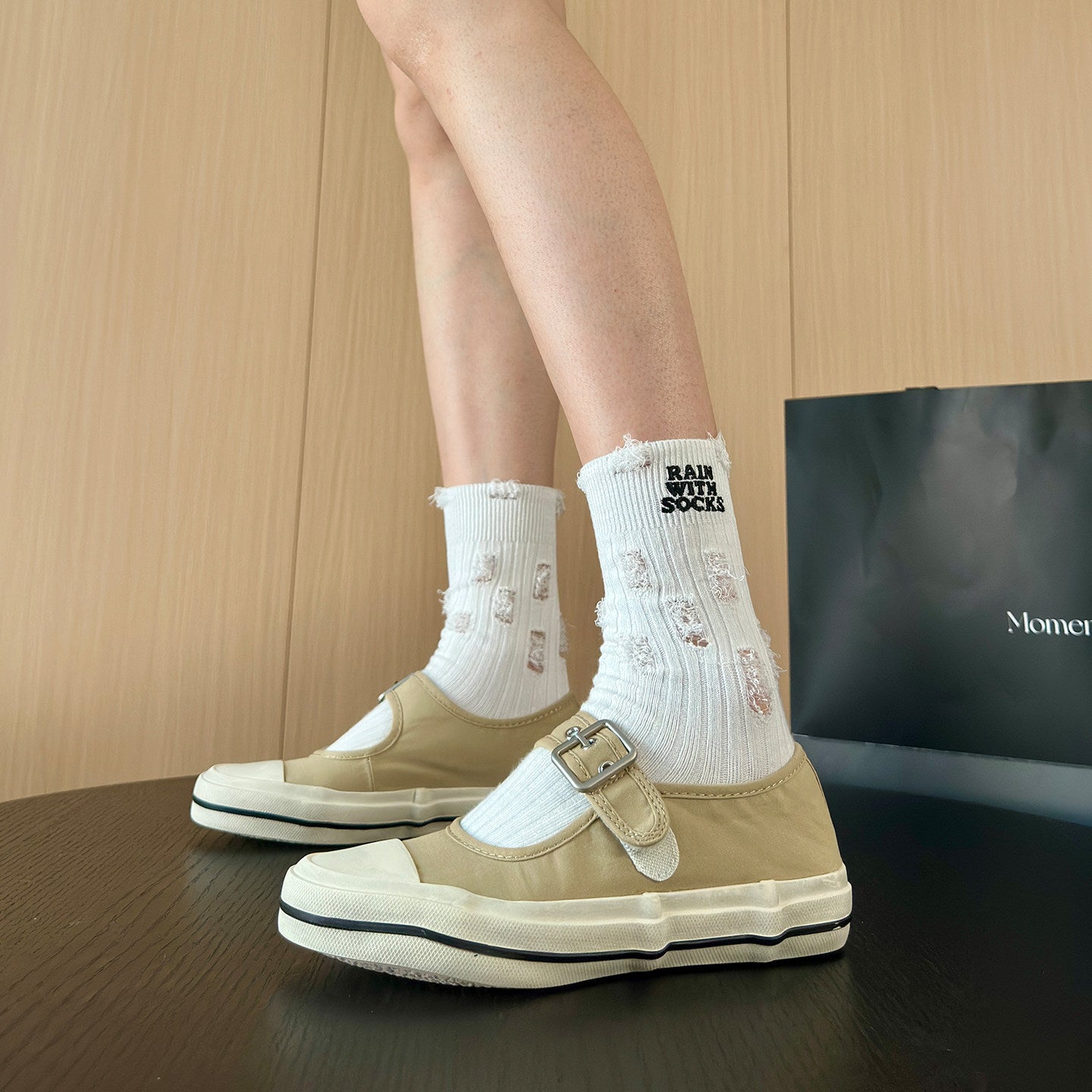 Damen sportliche Slip-On Sneakers mit verstellbarem Riemen R&B