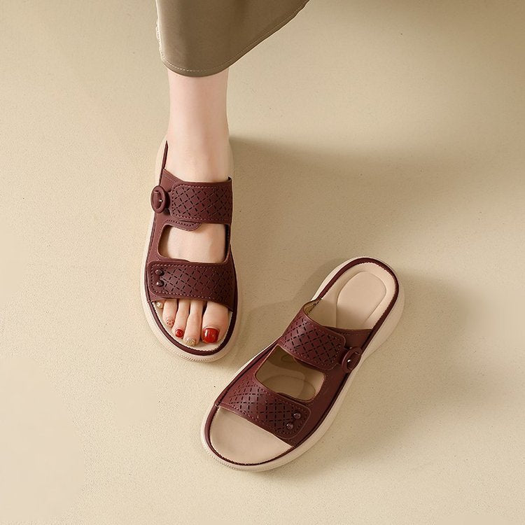 Damen Bequeme und modische Riemensandalen mit perforierten Details R&B