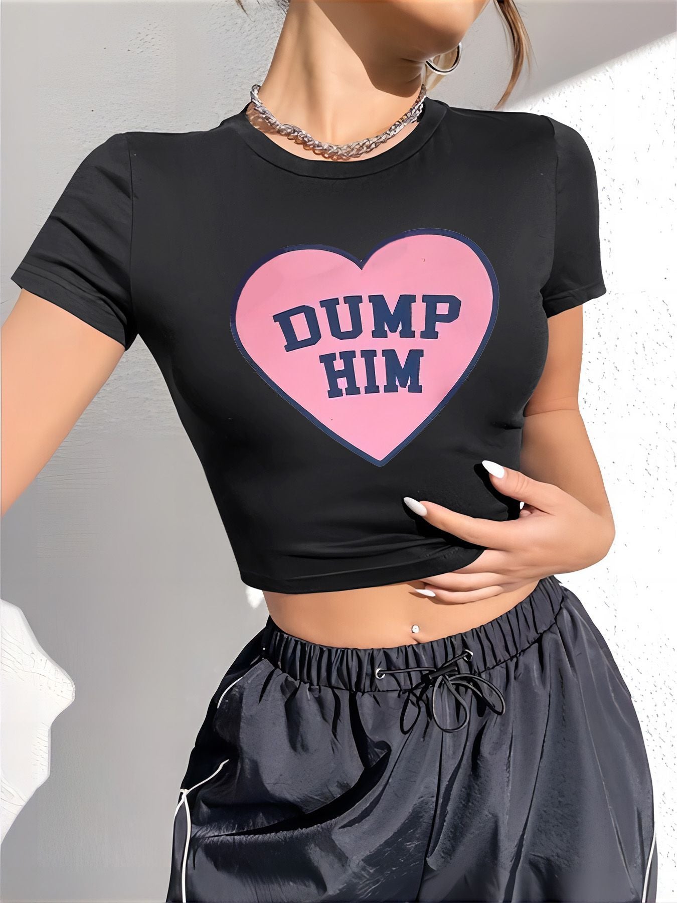 Damen Crop-T-Shirt mit auffälligem Statement-Print R&B