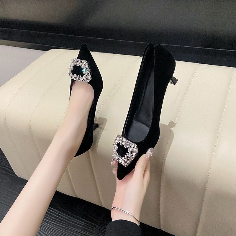 Damen elegante Pumps mit funkelndem Schmuckdetail R&B