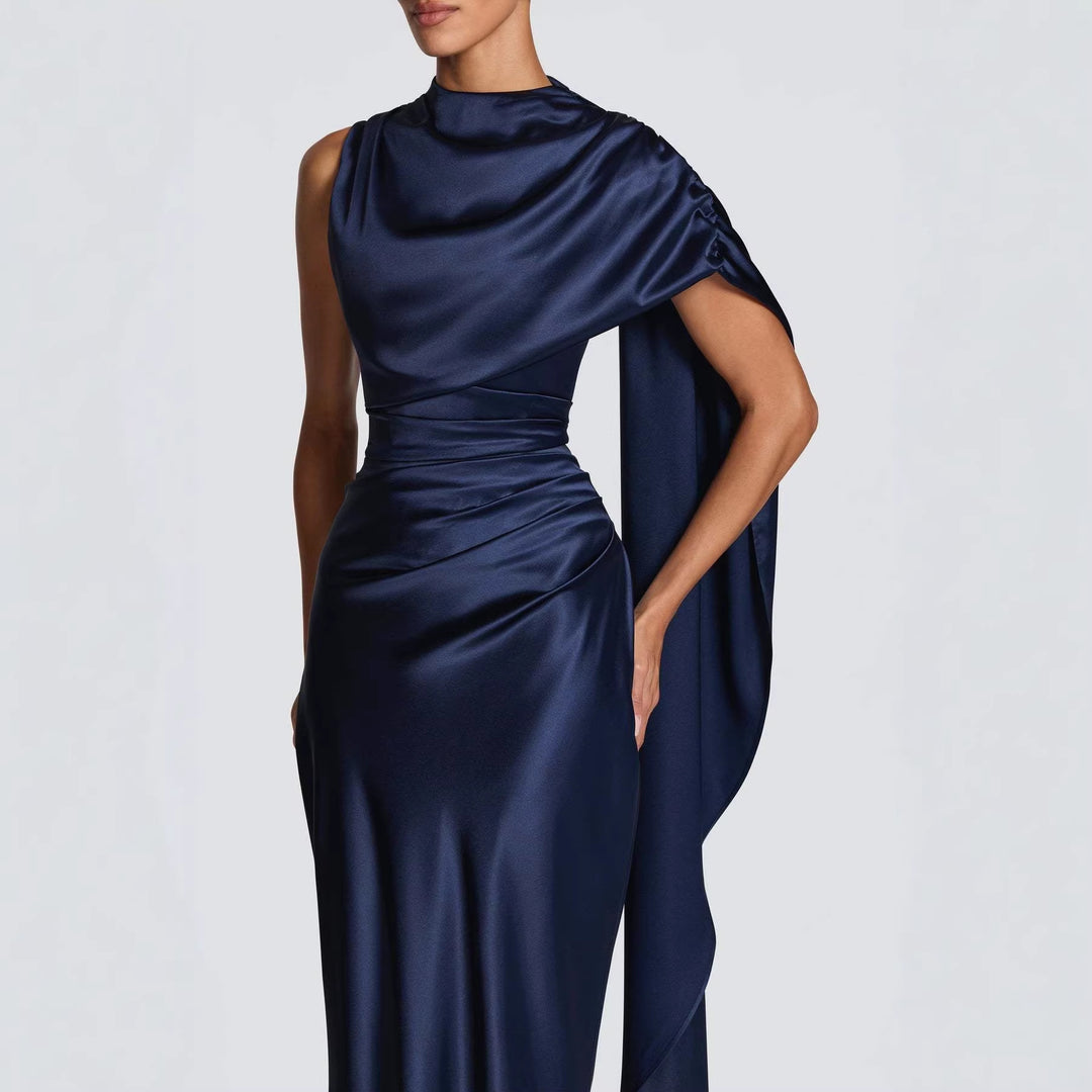 Damen Elegantes Maxikleid mit asymmetrischem Oberteil und fließendem Satin R&B