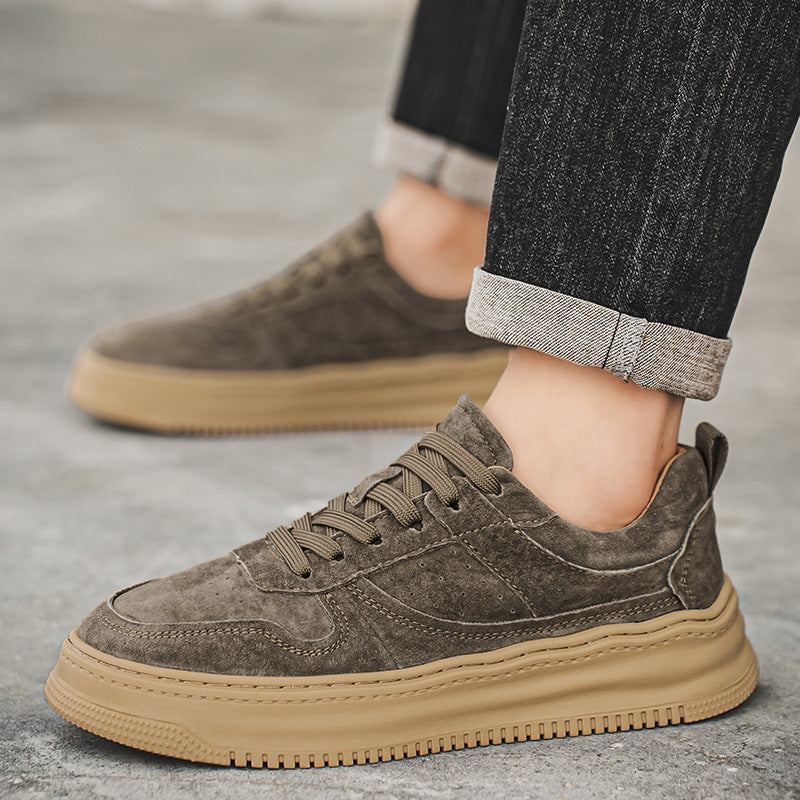 Herren Sneakers von hochwertigem Wildleder mit dämpfender Sohle