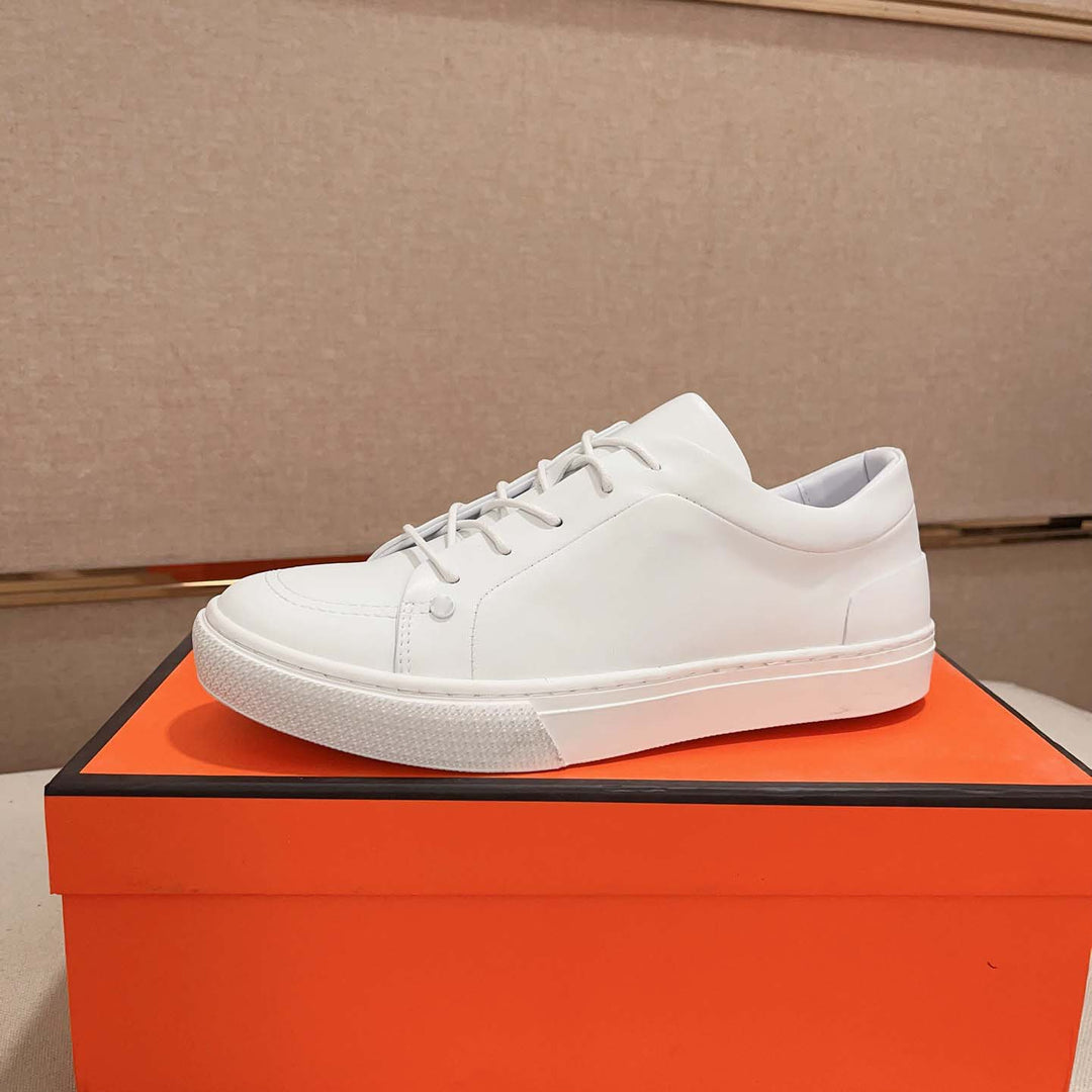 Damen Sneakers im minimalistischen Design mit hochwertigen Lederakzenten von R&B
