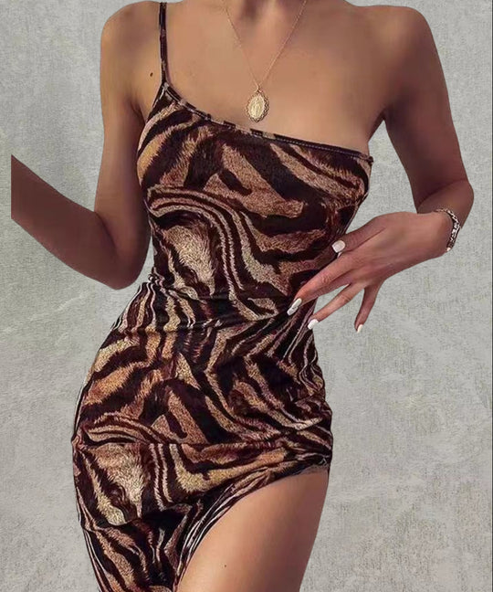 Damen figurbetontes Minikleid mit asymmetrischem Schnitt und edgy Animal-Print R&B
