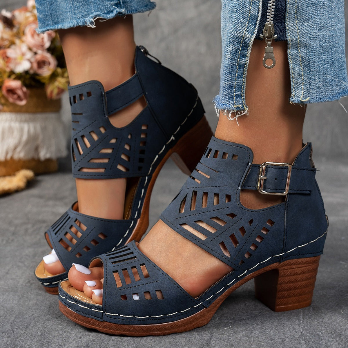 Damen Schnürsandalen im modischen Cut-Out-Design R&B