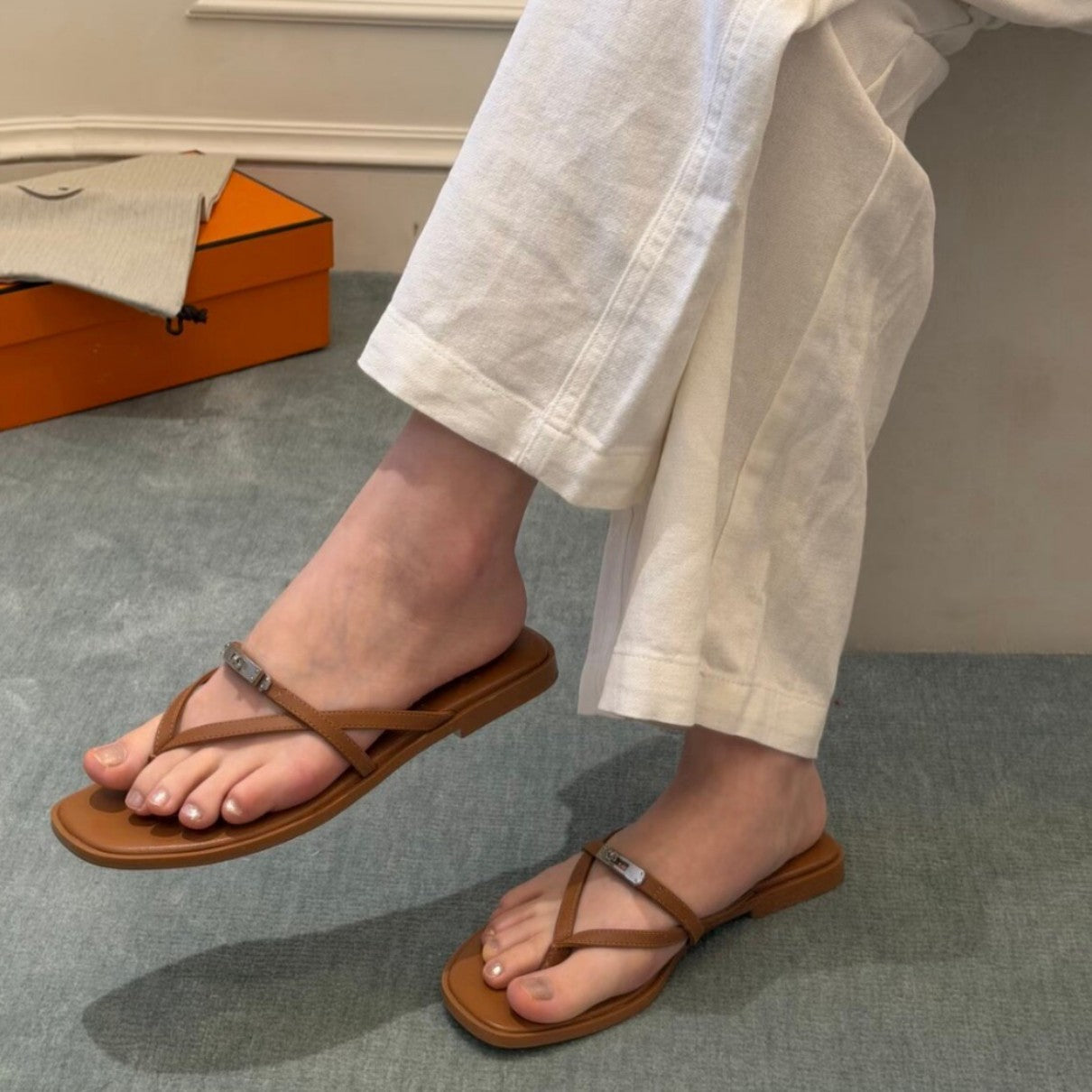 Damen Zehentrenner-Sandalen mit eleganten Riemchen und komfortablem Fußbett R&B