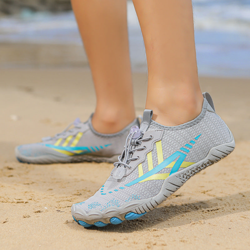 Unisex nan ultraleichte Aquaschuhe mit zehennahem Flexprofil, rutschfester Gummilaufsohle und Schnellzugverschluss R&B
