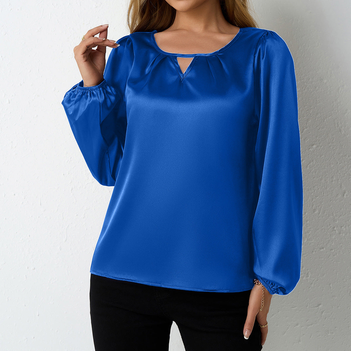 Damen elegante Satinbluse mit verspieltem Schlüsselausschnitt R&B