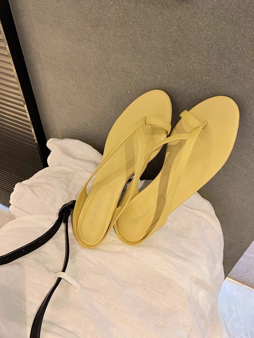 Damen Zehentrenner mit ergonomischem Fußbett R&B