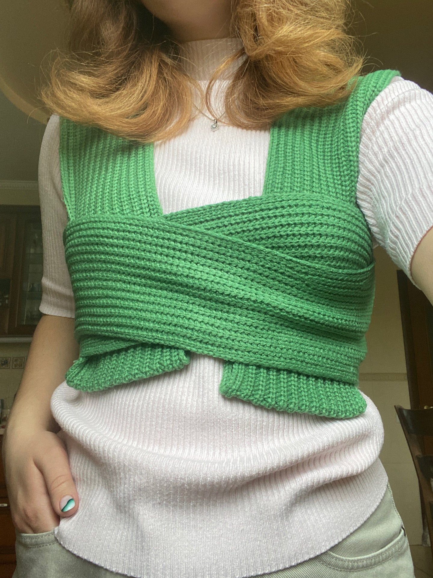 Damen Modisches Stricktop mit extravaganten Kreuzdetails R&B