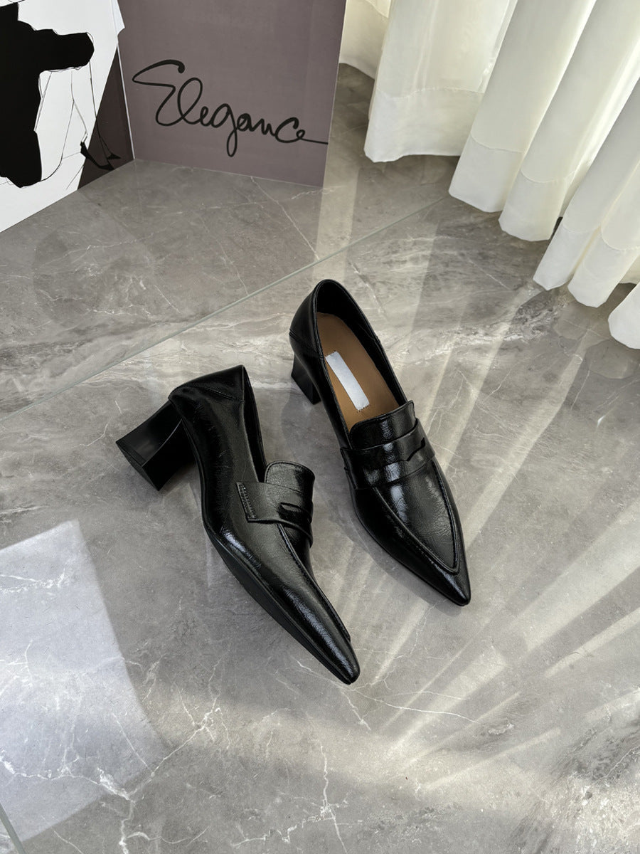 Damen spitze Pumps mit elegantem Riemen und bequemen Blockabsatz