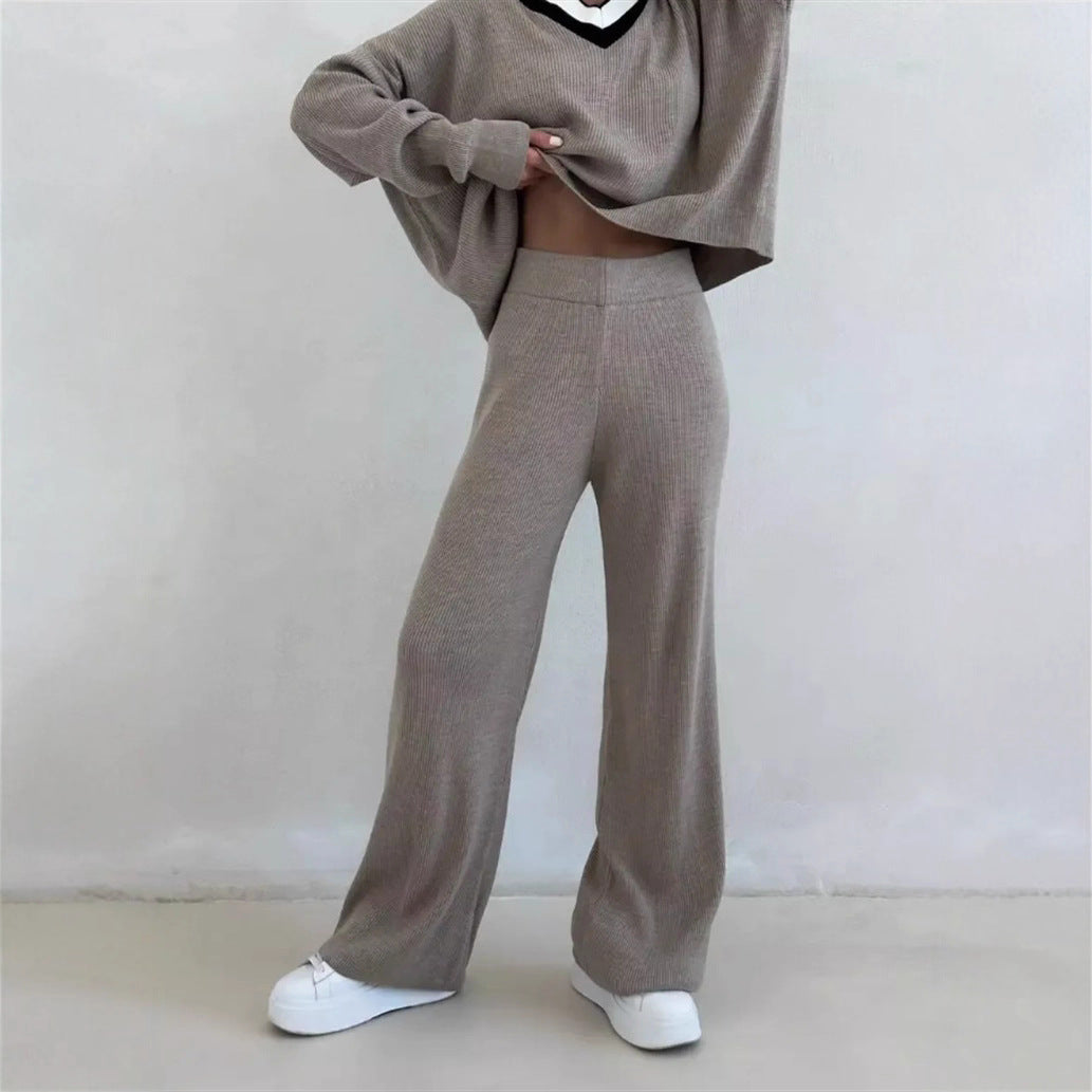 Damen gemütlicher V-Ausschnitt Pullover mit gestreiftem Kragen R&B