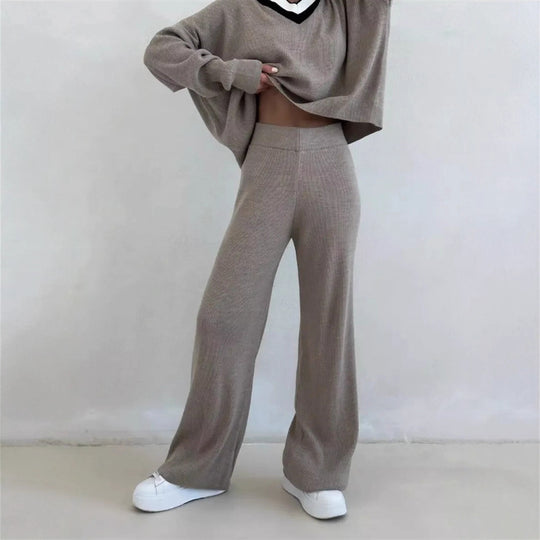 Damen gemütlicher V-Ausschnitt Pullover mit gestreiftem Kragen R&B