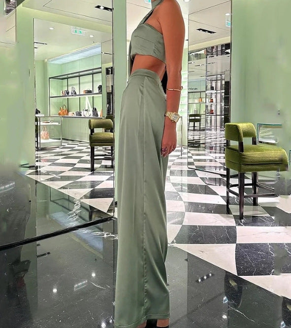 Damen Schickes Zweiteiliges Outfit mit cropped Top und silk Abschluss R&B