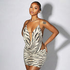 Damen Mini-Nachtkleid mit tiefem V-Ausschnitt und seitlichen Cut-Outs R&B