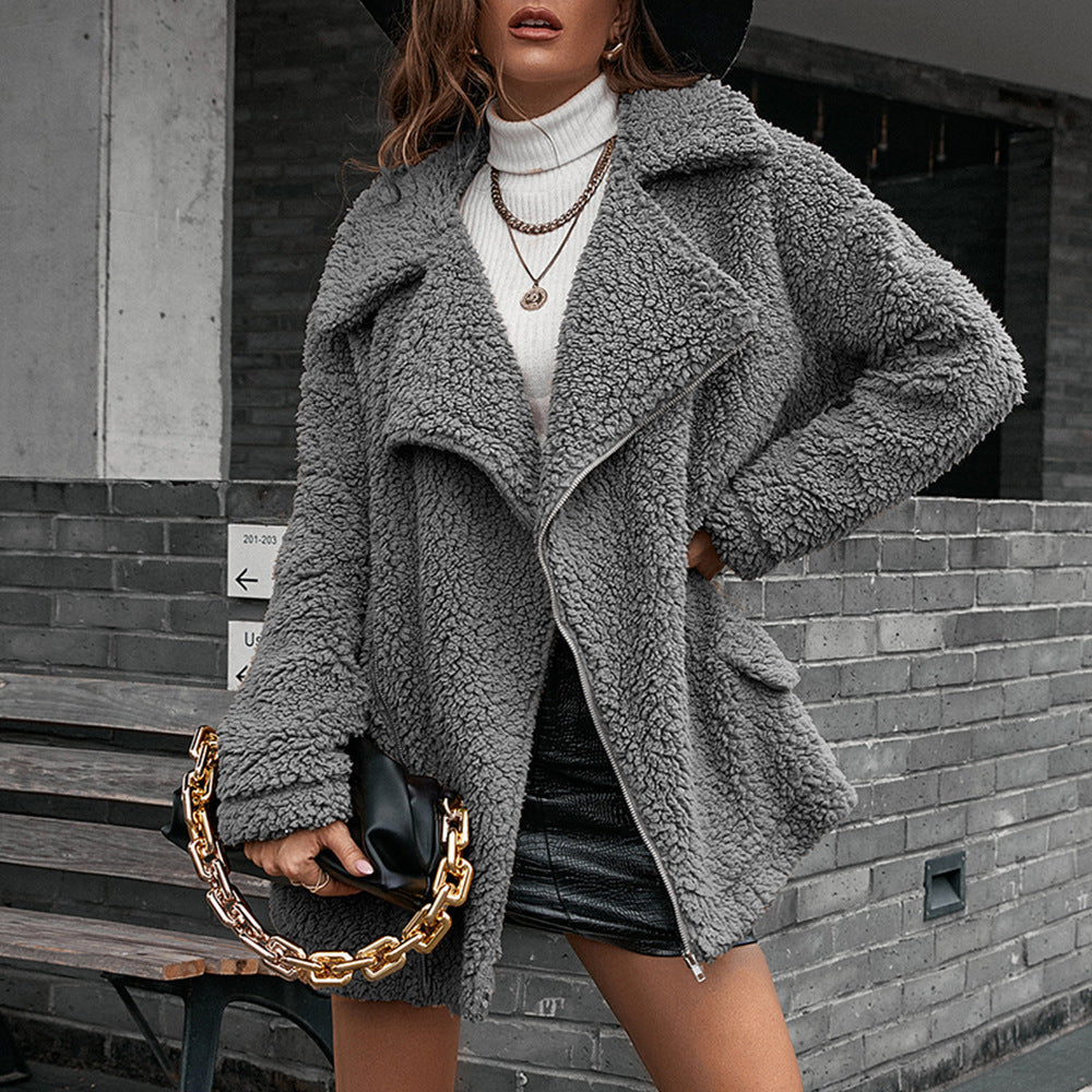 Damen kuschelige Teddyjacke mit asymmetrischem Revers und praktischen Taschen