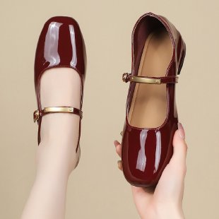 Damen Lackleder Ballerinas mit verstellbarem Riemen und goldener Schnalle R&B