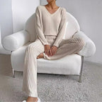 Damen Strickanzug mit V-Ausschnitt und feinem Rippdesign R&B