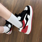 Damen Sportliche Sneakers in modischem Retro-Look mit speziellen Akzenten