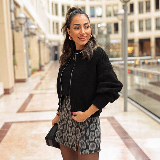 Damen modische Strickjacke mit hohem Kragen und Reißverschluss R&B