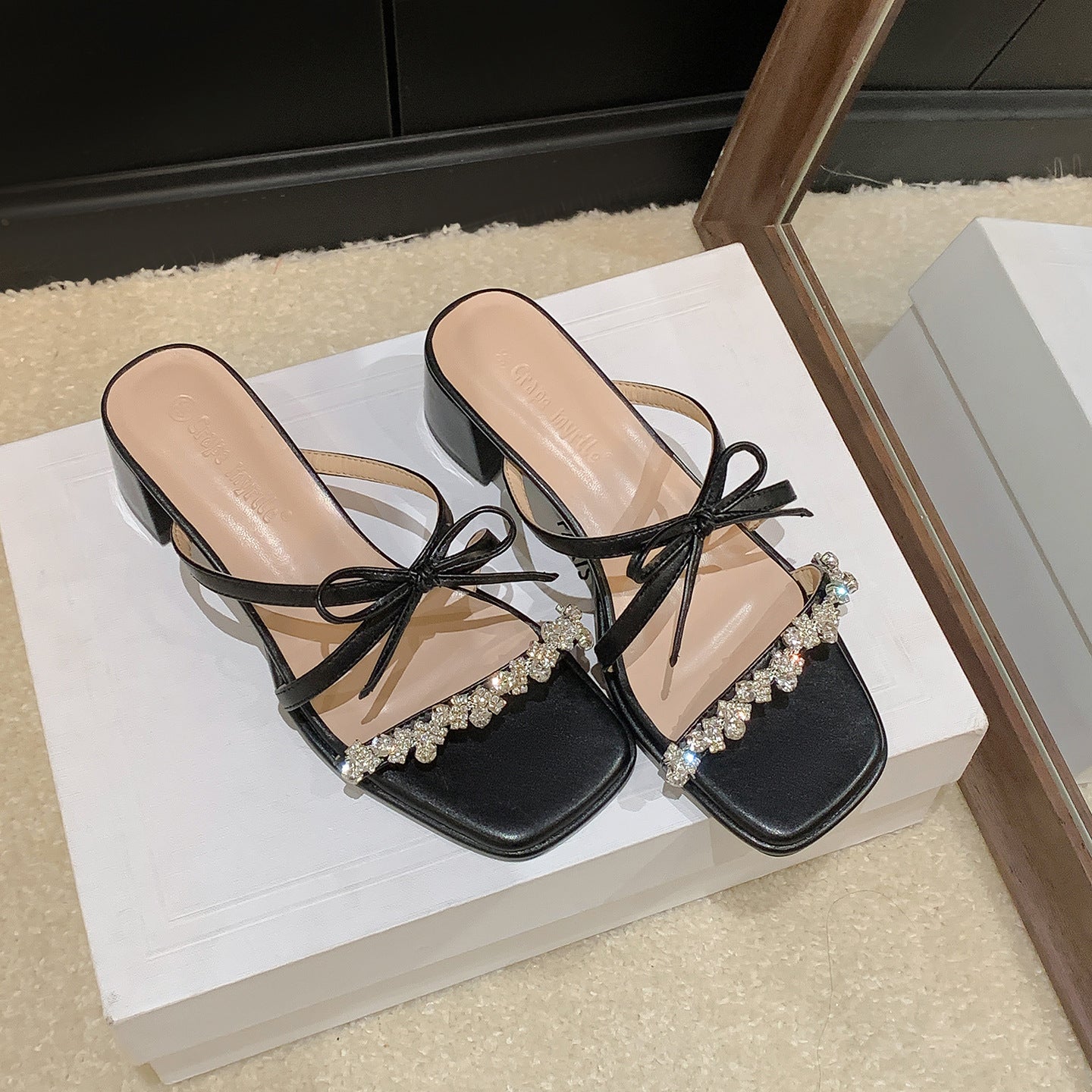 Damen elegante Sandalen mit funkelnder Strass-Applikation und bequemer Blockabsatz