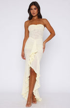 Damen Elegantes Strapless Maxikleid mit raffinierten Rüschendetails und asymmetrischem Schnitt R&B